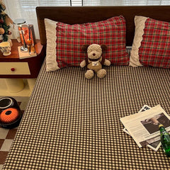 Vintage Retro Red Grid Bedding With Pillowcases - Muselune
