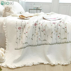 Embroidered Quilt - Comforter Blanket - Muselune
