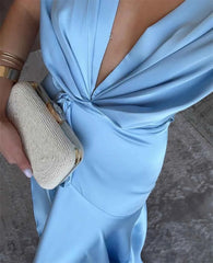 Contessa Prom Dress – Blue V-Neck with Side Split & Train - Muselune
