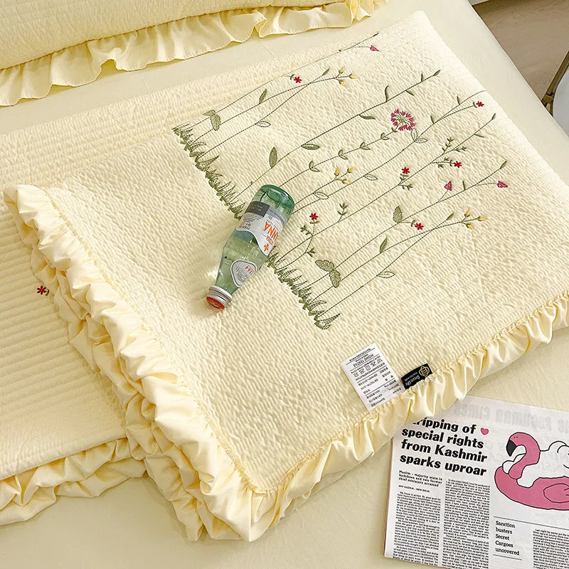 Embroidered Quilt - Comforter Blanket - Muselune