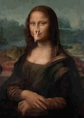 Funny Mona Lisa Bathroom Canvas – Quirky Wall Art with Pearls & Paper Roll - Muselune