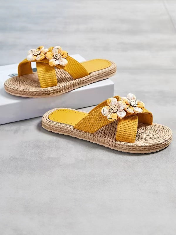 Trendy Outdoor Six Small Flower Slippers - Muselune