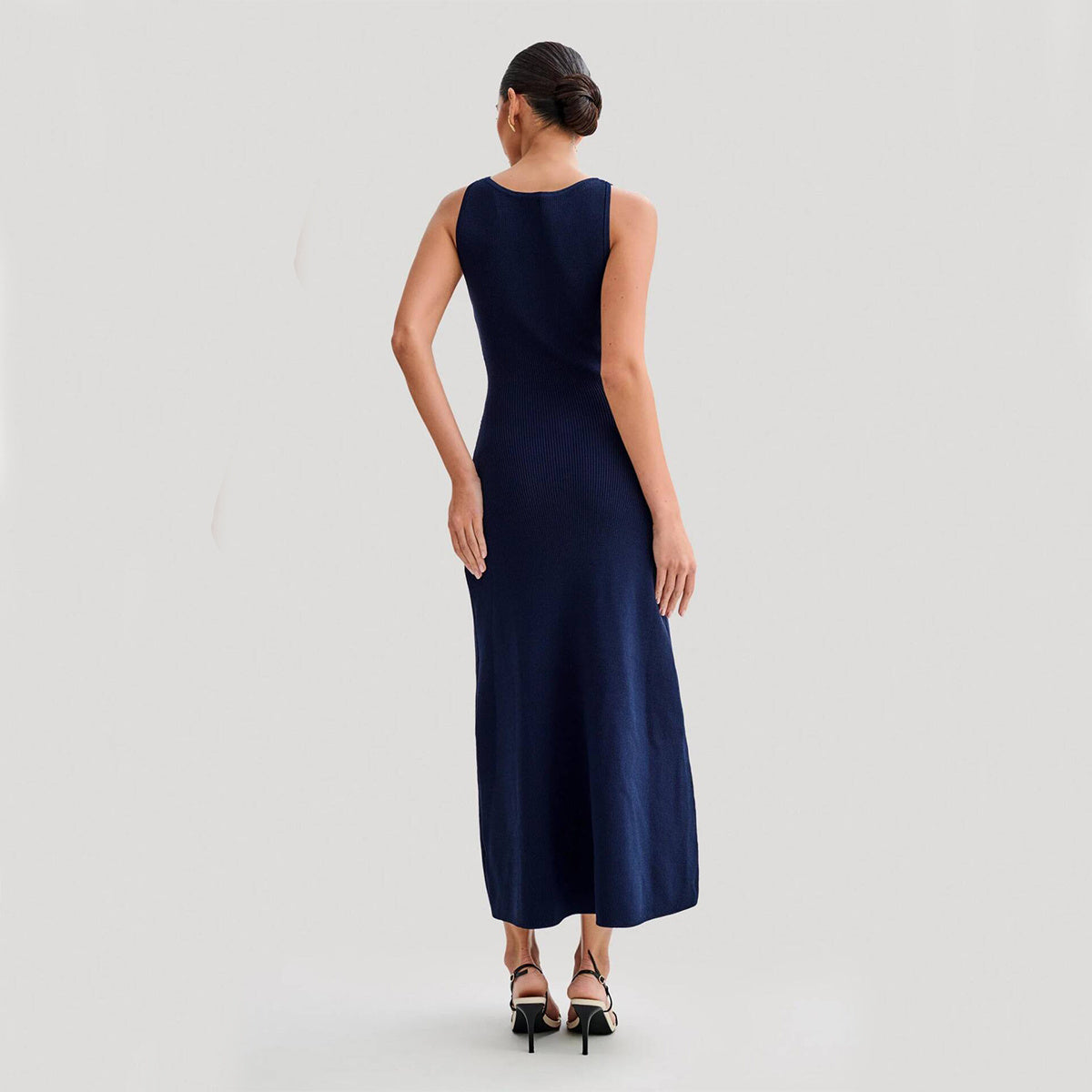 Elegant Knitted Sleeveless Slim Dress - Muselune