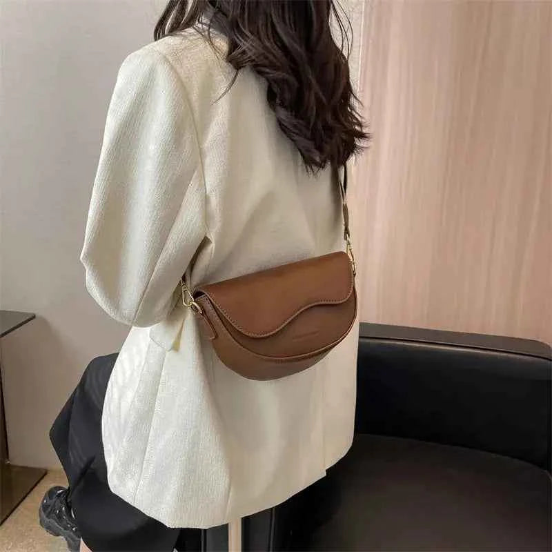 Vintage Solid Color Flap Small Saddle Shoulder Bag Muselune