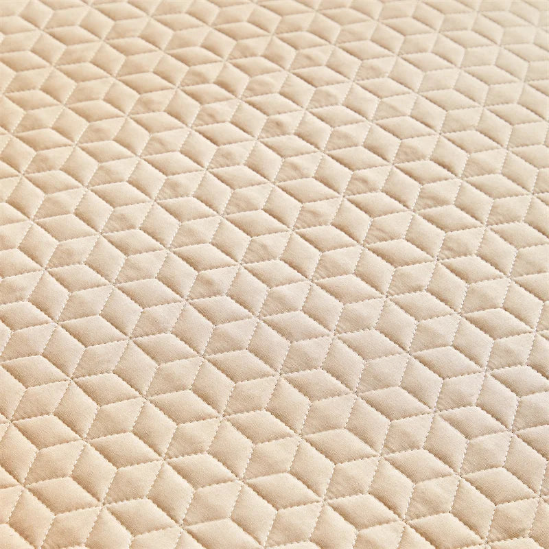 Stain-Resistant Quilted Bedspread Perfect for Pet Owners - Muselune