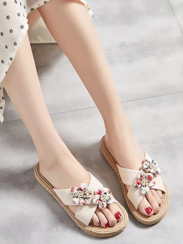 Trendy Outdoor Six Small Flower Slippers - Muselune